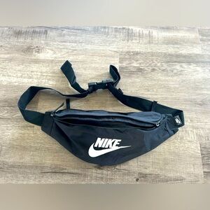 Women’s Nike Hipsack OS